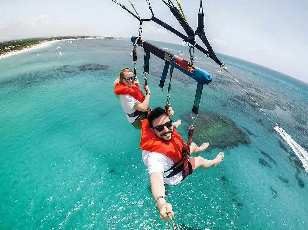 Parasailing in Punta Cana, Guide To Enjoy Safely - KISKEYA LIFE